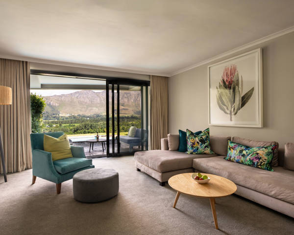 Cap Classique Vineyard Pool Suites